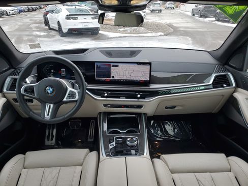 Certified 2025 BMW X7 M60i image 22