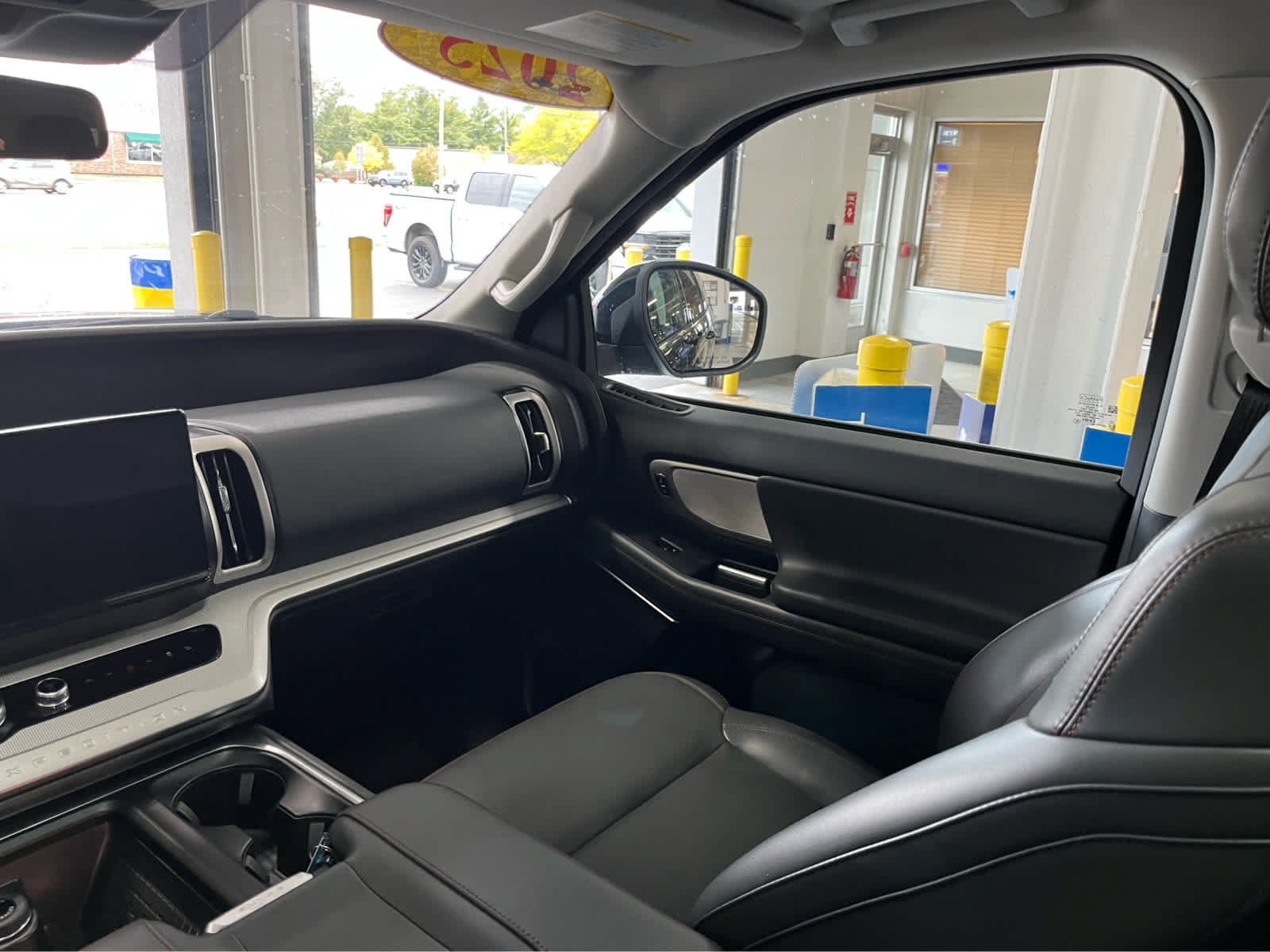 Used 2025 Ford Expedition Active AWD/4WD image 19