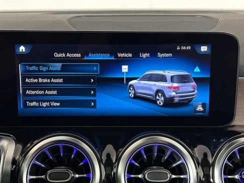 Used 2022 Mercedes-Benz GLB 250 4MATIC image 35