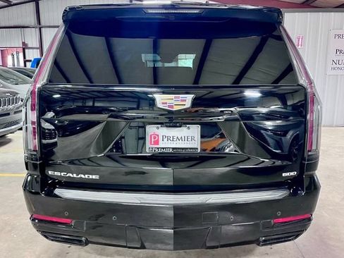 Used 2025 Cadillac Escalade Sport Platinum AWD/4WD image 4