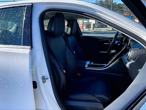 Used 2025 Mercedes-Benz C 300 Sedan image 8