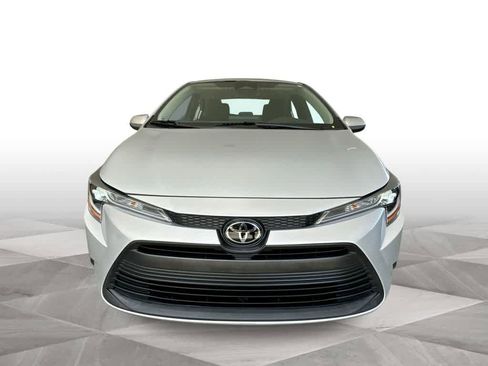 Used 2024 Toyota Corolla LE FWD image 3