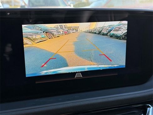 Used 2025 Buick Envista Avenir image 16