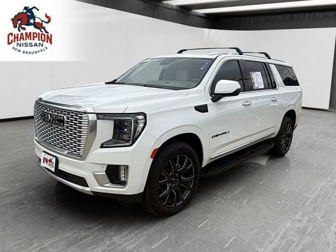 Used 2023 GMC Yukon XL Denali AWD/4WD image 1