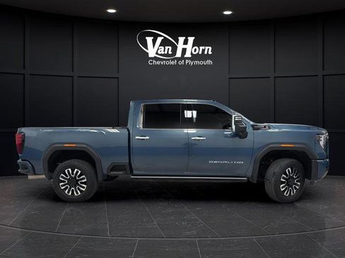 Used 2025 GMC Sierra 2500 Denali Ultimate w/ Max Trailering Package AWD/4WD image 8