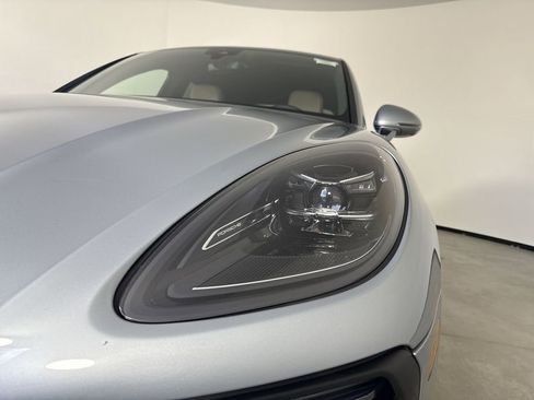 Certified 2023 Porsche Macan Turbo AWD/4WD image 11