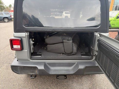 Used 2022 Jeep Wrangler Sport S image 5