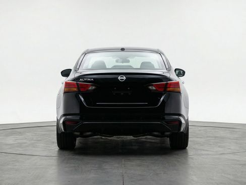 Used 2025 Nissan Altima 2.5 SV image 7