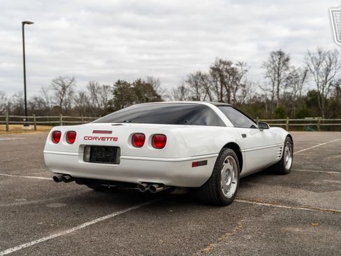 Used 1991 Chevrolet Corvette Coupe image 18