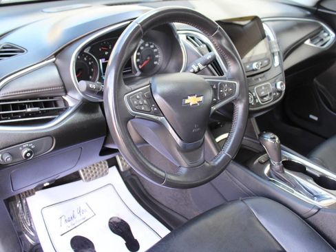 Used 2017 Chevrolet Malibu LT w/ Leather Package image 8