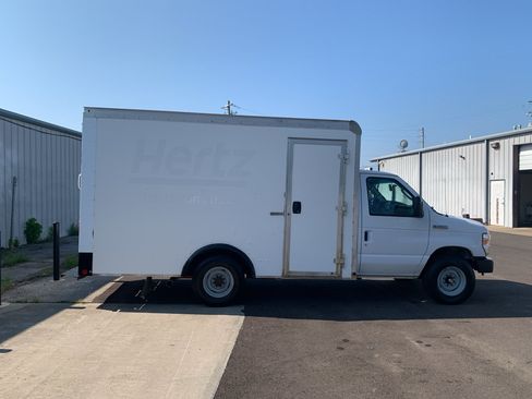 Used 2022 Ford E-350 and Econoline 350 Super Duty w/ Power Windows & Locks Group RWD image 2