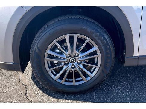 Used 2021 MAZDA CX-5 Touring image 10