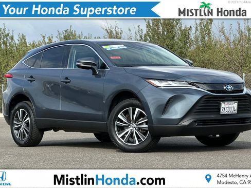 Used 2024 Toyota Venza LE image 1