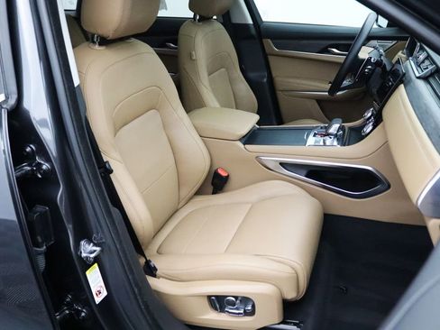 Used 2023 Jaguar F-PACE S image 15