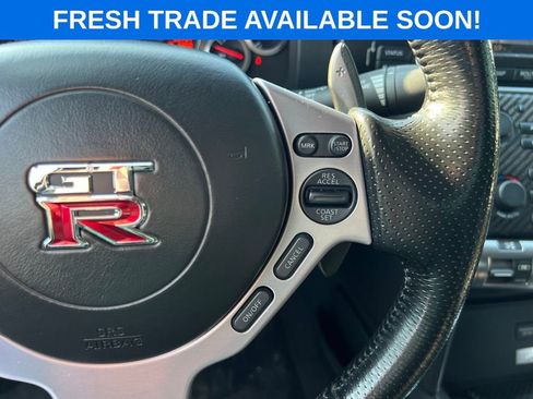 Used 2011 Nissan GT-R Premium image 39