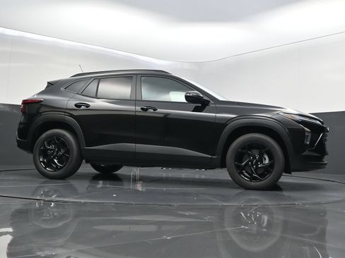 New 2026 Chevrolet Trax LT w/ Midnight Edition FWD image 42