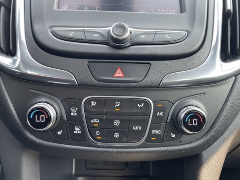 Used 2020 Chevrolet Equinox LT FWD image 35