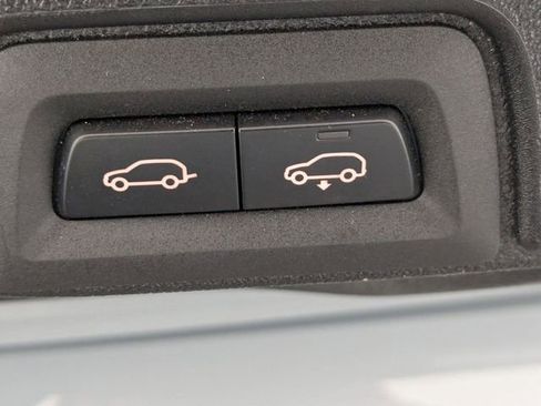 Used 2024 BMW X7 xDrive40i w/ M Sport Package image 32