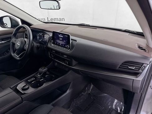 Used 2023 Nissan Rogue SV image 29