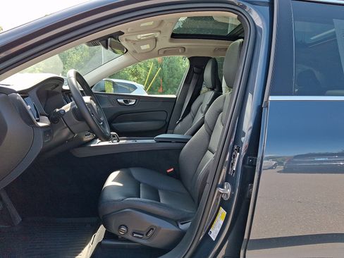Used 2023 Volvo XC60 B5 Plus w/ Climate Package AWD/4WD image 27