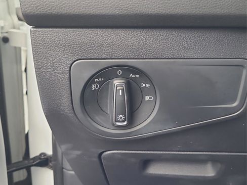 Used 2018 Volkswagen Tiguan SEL image 25