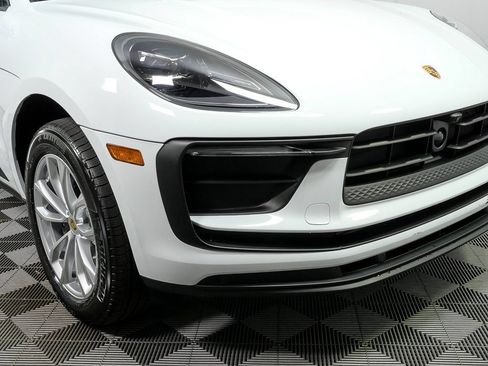 Used 2026 Porsche Macan AWD/4WD image 39