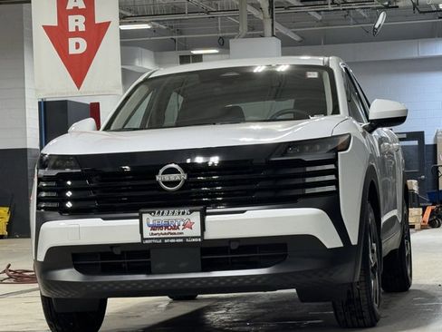 New 2025 Nissan Kicks SV w/ Illumination Package image 31