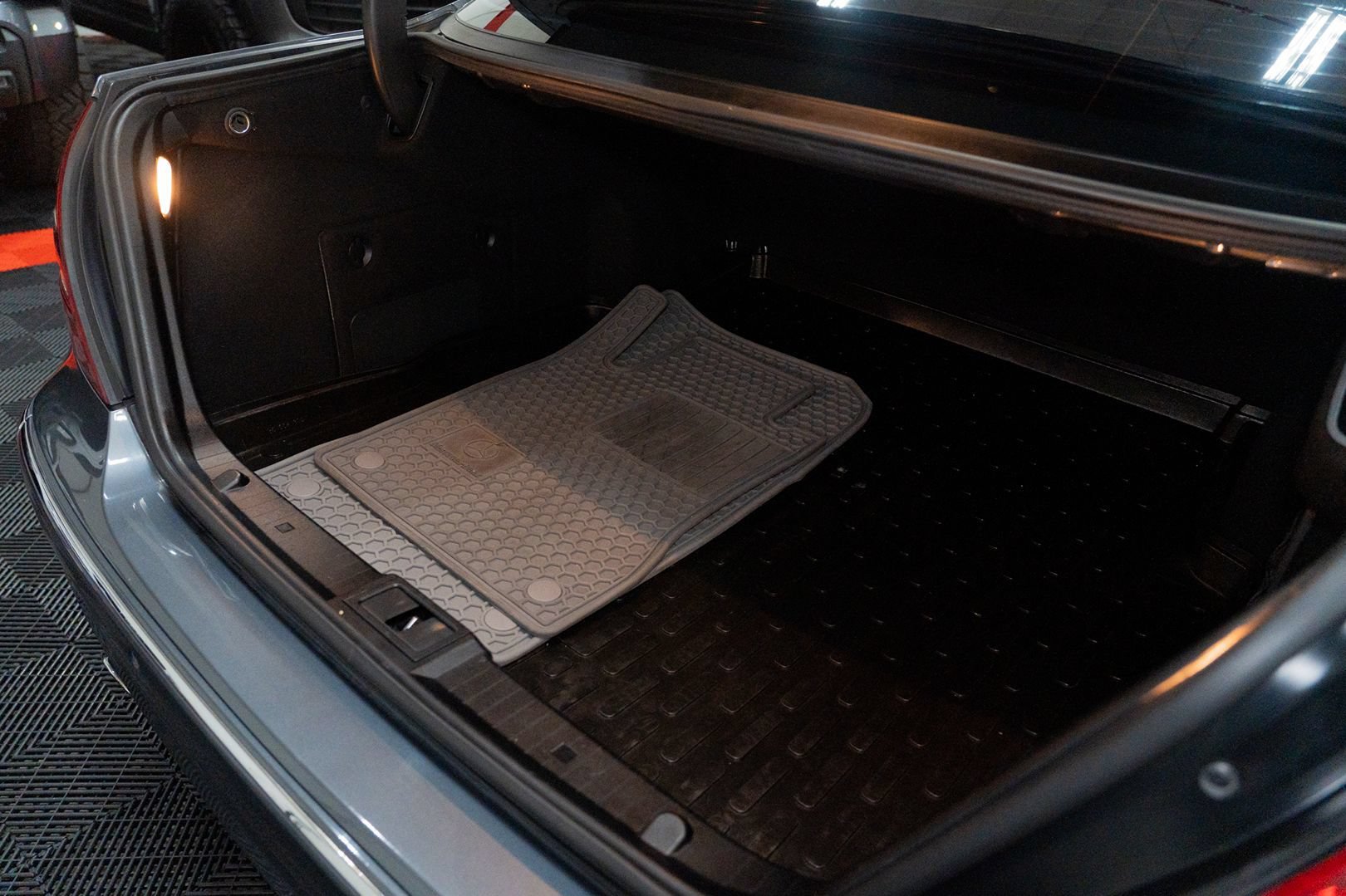 Used 2005 Mercedes-Benz E 55 AMG Sedan image 30