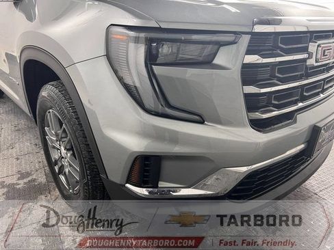 Used 2025 GMC Acadia Elevation FWD image 10