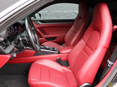 Certified 2023 Porsche 911 Carrera image 5