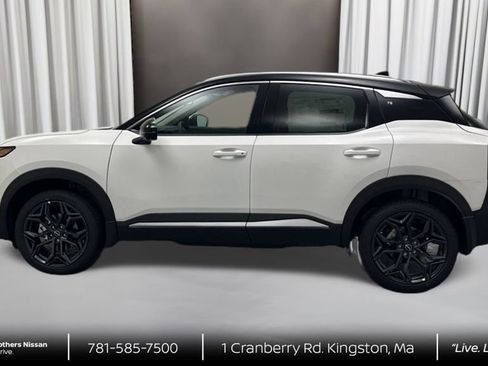 New 2026 Nissan Kicks SR w/ SR Premium Package AWD/4WD image 8