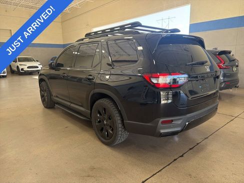 Used 2026 Honda Pilot Black Edition image 3