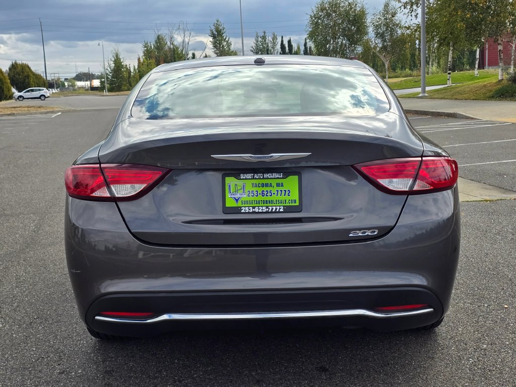 Used 2015 Chrysler 200 Limited w/ Convenience Group FWD image 4