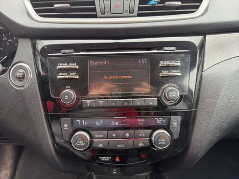 Used 2015 Nissan Rogue SV AWD/4WD image 22