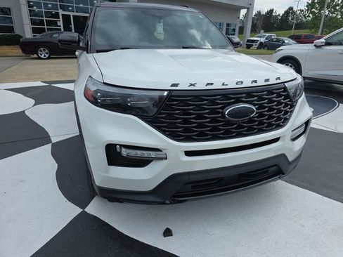 Used 2022 Ford Explorer ST-Line w/ Class IV Trailer Tow Package image 10