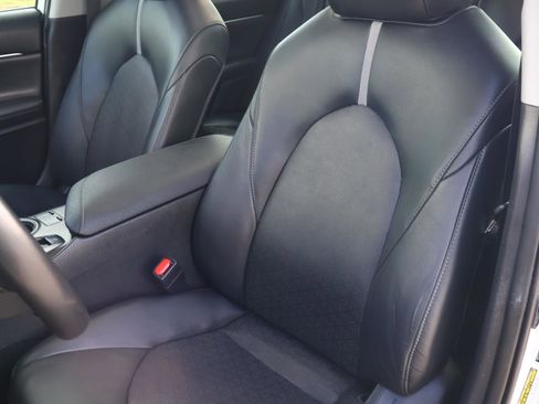 Used 2023 Toyota Camry XSE image 13