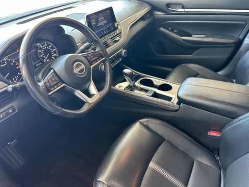 Used 2024 Nissan Altima 2.5 SR FWD image 10
