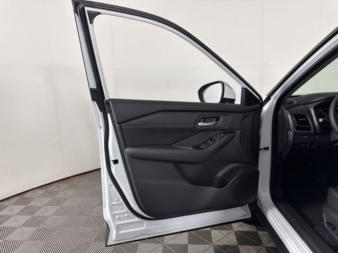 New 2026 Nissan Rogue SV w/ SV Premium Package image 28