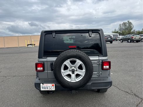 Used 2022 Jeep Wrangler Sport S image 6