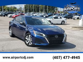 Used 2024 Nissan Altima 2.5 S image 1