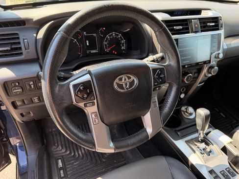 Used 2020 Toyota 4Runner SR5 Premium w/ Moonroof Package AWD/4WD image 15