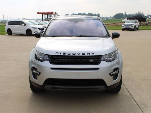 Used 2018 Land Rover Discovery Sport SE image 2