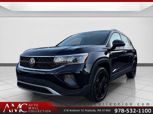 Used 2022 Volkswagen Taos SE image 1