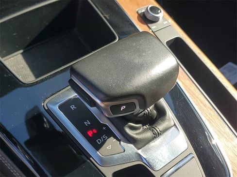 Used 2022 Audi Q5 2.0T Premium Plus w/ Premium Plus Package image 32