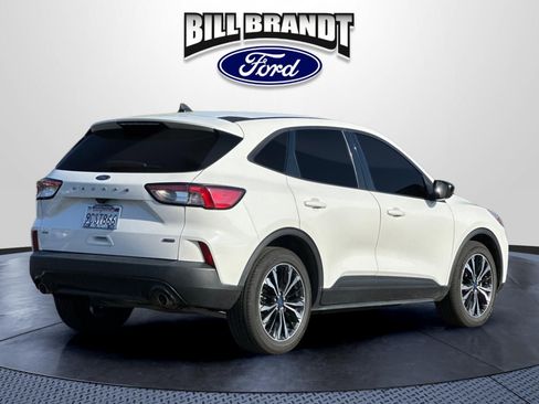 Used 2022 Ford Escape SE w/ SE Sport Appearance Package FWD image 3