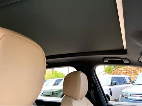 Used 2025 Porsche Cayenne image 12