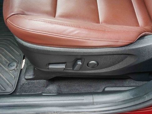 Certified 2023 Kia Telluride EX w/ EX Captain's Chair Package FWD image 20