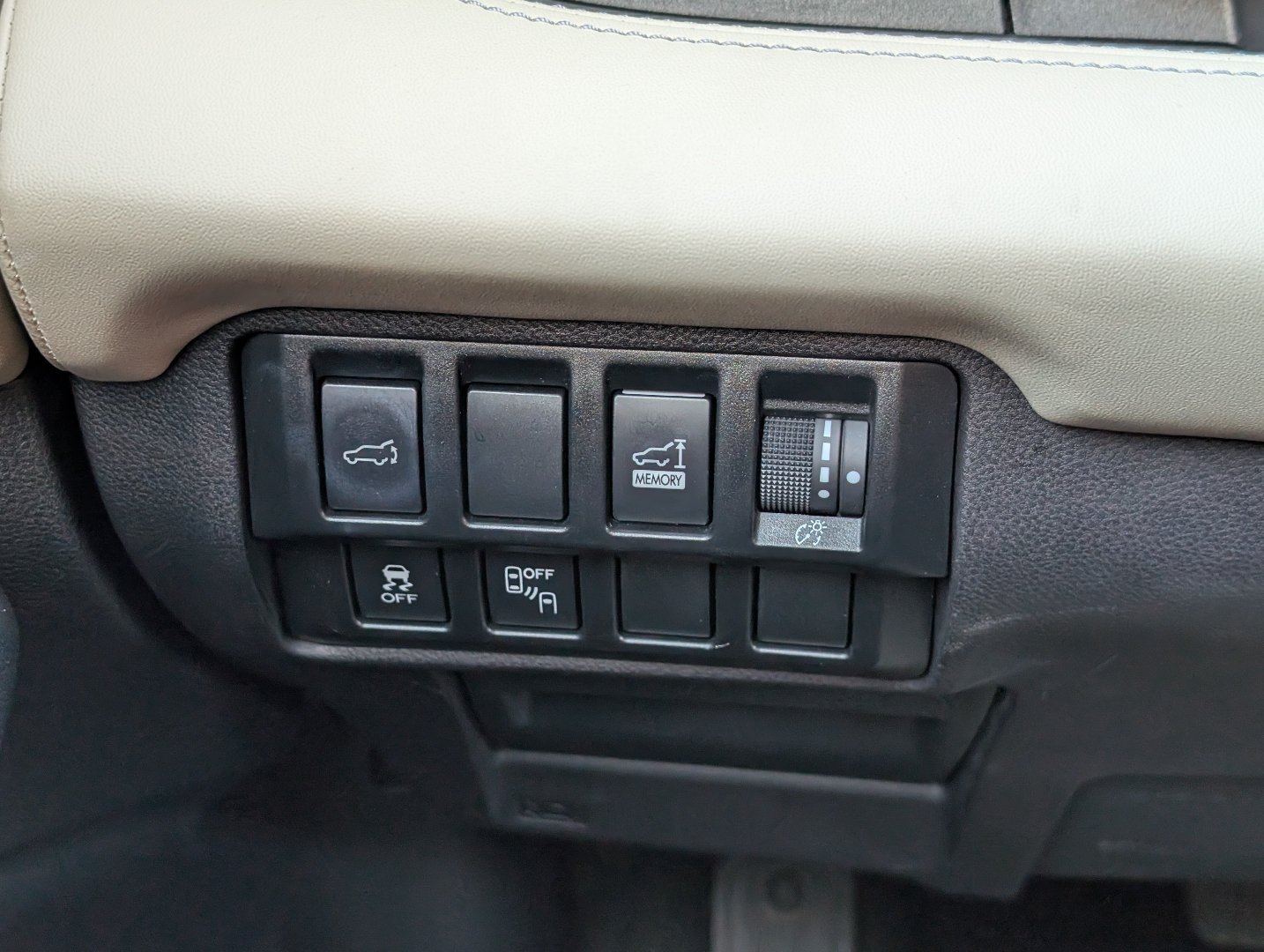 Used 2019 Subaru Ascent Limited AWD/4WD image 19