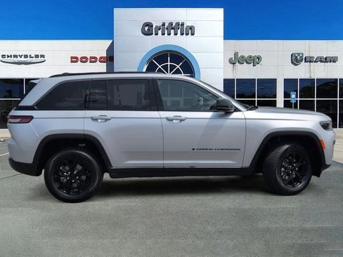 New 2026 Jeep Grand Cherokee Altitude RWD image 3