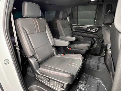 Used 2024 Chevrolet Suburban RST w/ Luxury Package image 12